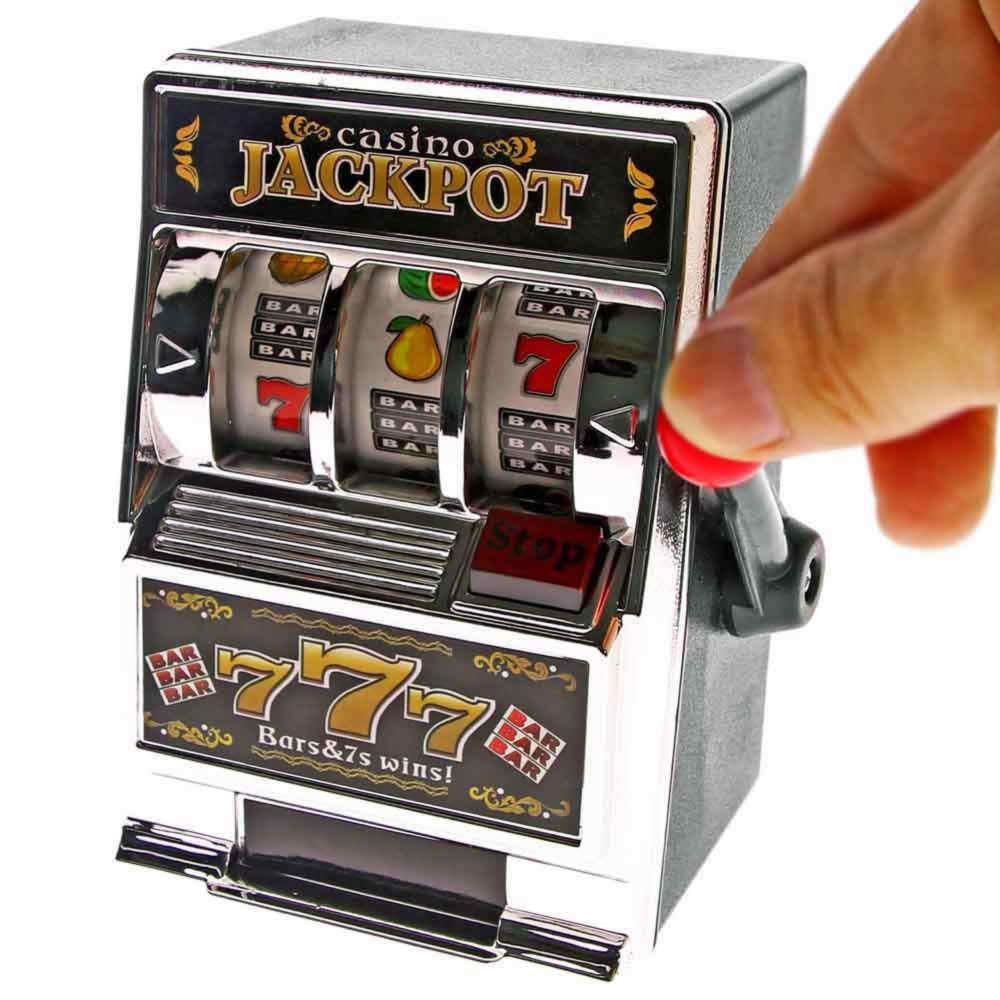 ﻿$865 Daily freeroll slot tournament at Webby Slot