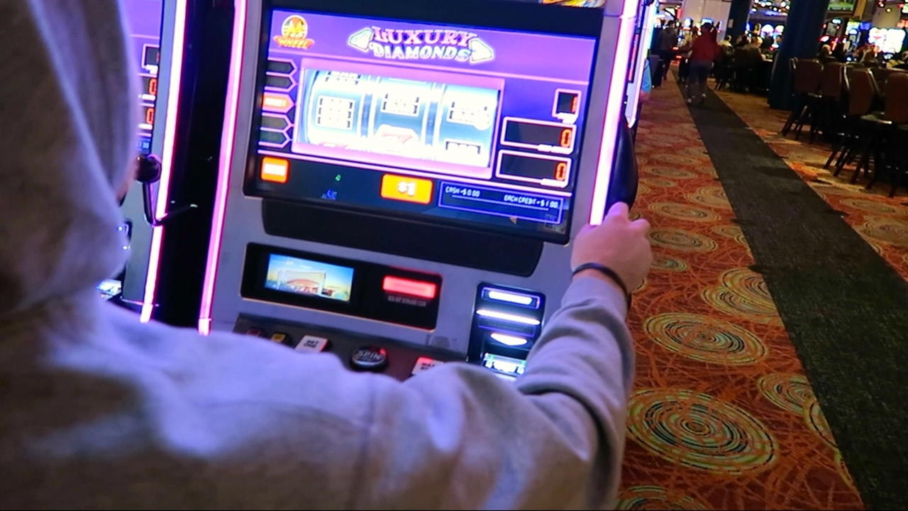 €845 Mobile freeroll slot tournament at William Hill