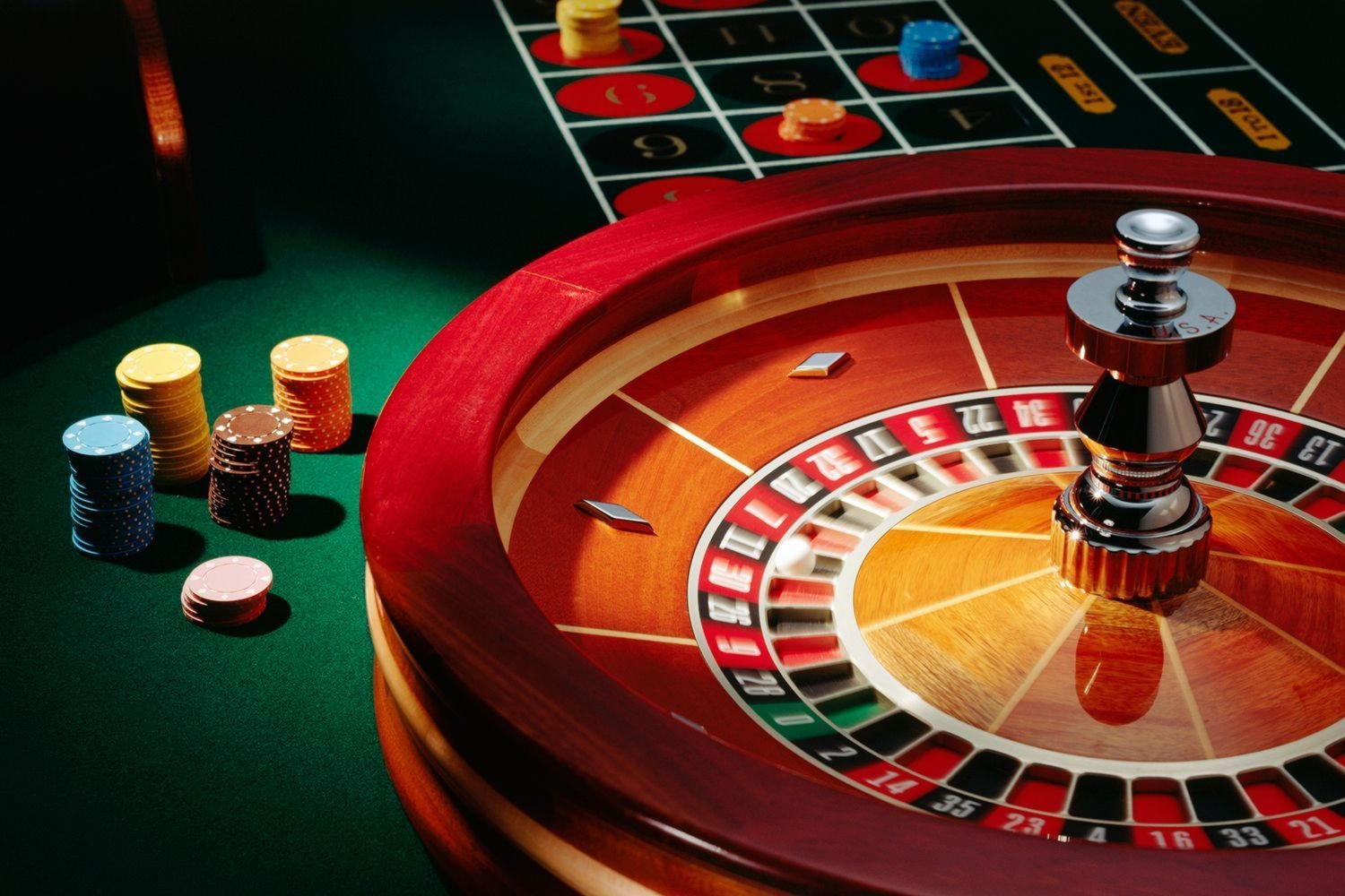 €745 Daily freeroll slot tournament at Casino.com