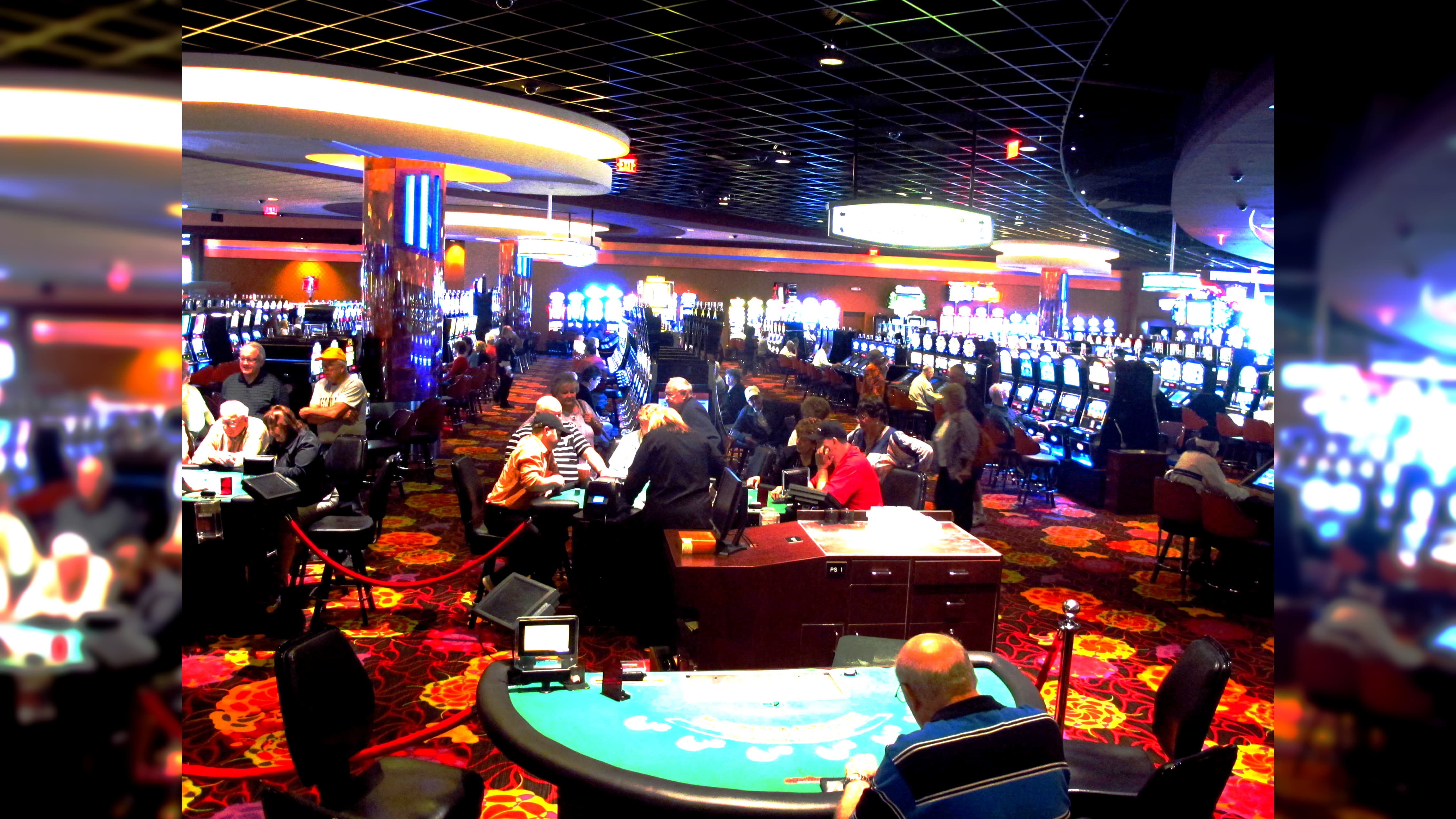 ladyluckscasino free match