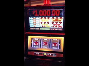 BLAZING 777'S SLOT MACHINE AO VIVO JOGUE PERTO DE JACKPOT E BIG WIN