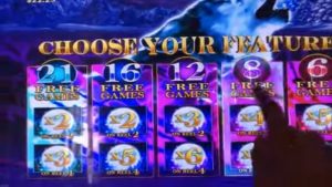 ★ ENORM VINN Fre !! ☆ 50 fre # 111 ★ KA-CHING KASSA / BUFFALO RUSH / TIMBER WOLF DELUXE Slot 🎊 栗 ス ロ ッ ト