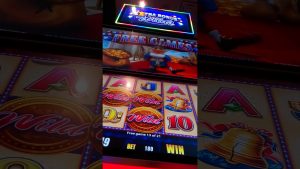 duża wygrana w Extra bonus wilds iv winds bonus kasyna, z powodu południowo zakrzywionego kształtu, Indiana