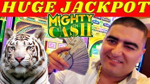 Mighty Cash Slot Machine ENORME JACKPOT HANDPAY - APOSTA DE $ 50 | Máquina de entalhe de limite alto JACKPOT