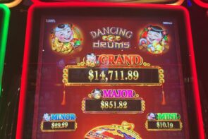 large Win!!! on Dancing Drums Fu domestic dog Line Hits #slots #casino bonus #dancingdrums