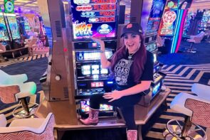 ?Smokn Hot Gems? VEGAS casino bonus SLOTS! Chasing a large Win!