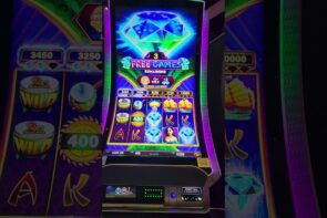 Diamonds in addition to Devils Deluxe  $40 MAX BET BONUS large WIN