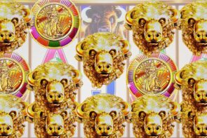 11 atomic number 79 BUFFALO HEADS ➤ large WIN