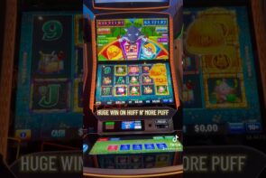 HUGE WIN ON HUFF N’ to a greater extent than PUFF! #lasvegasslots #fyp #shorts #highlimit