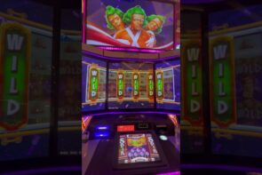 large win on Willy Wonka OOMPA LOOMPA characteristic inward Las Vegas #casino bonus #slots #wonka #lasvegas