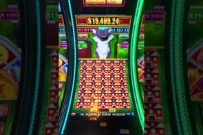 Biggest Huff n' Even More Puff jackpot on YouTube!! $100 bet lands $52,607.23 526x win!!