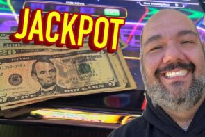 Big win after circling the board on Monopoly slot!