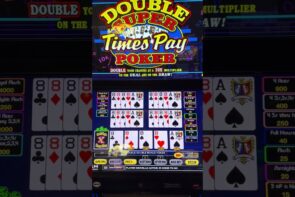 Dealt quads! Big win on five hands in Vegas!