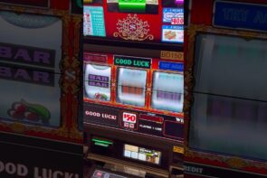 Hunnid Dollah Speeeens: A Big Win at the Casino and Comedy Show