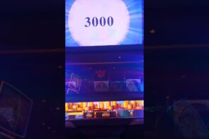 Big Win Bags of Cash Prize Up at luxorlv