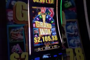 Big Win as Hand Pays at Casino Montreal from Tarzan Slot Machine 7000 Dollar