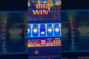 Hot Hit Rainbow Riches Diamonds Big Win Casino