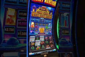 OMG! Another $300 Bet Deed Bonus Big Win at Casino Slot Gambling