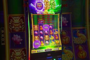 Big Win at the Casino: Experience the Excitement of Hmong Slots and Handpay