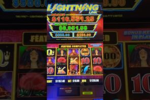 Big Win on Lightning Link! Huge win at the casino in Las Vegas.