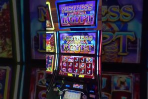 Big Win and Bright Lights - Slot Machine Action at Island View Casino