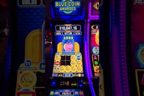 Big Win on Coin Trio Royal!