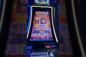 Big Win with Buffalo Gold Slot Machine, Small Bet!