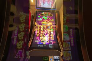 Big win at the casino with slot machine jackpot and handpay