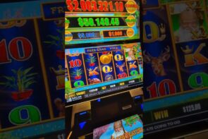 Can I get a hand pay? Big Win at the Slot Machine Casino Games in Vegas